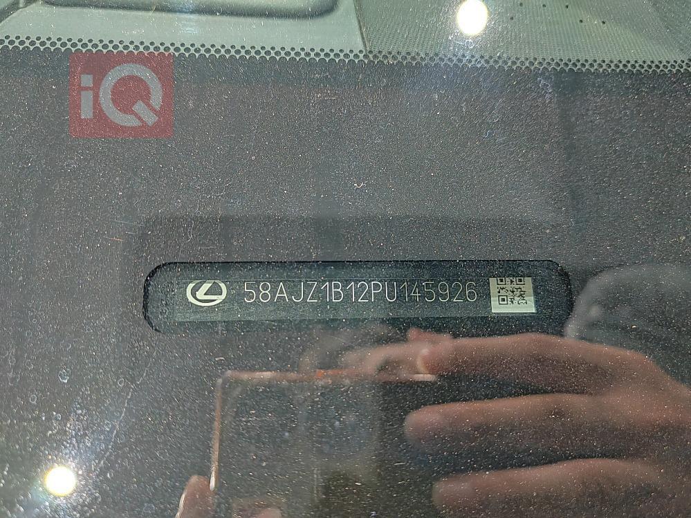 لكزس ES